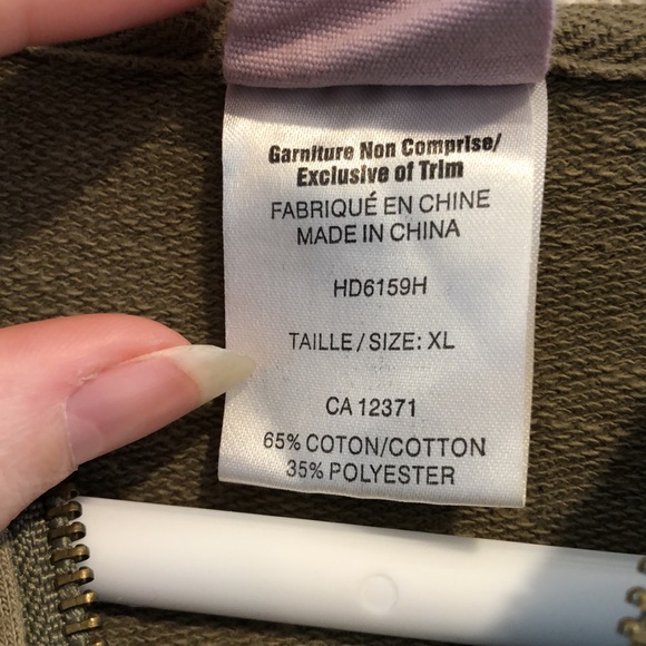 Hilary Duff sweater - Picture 6 of 6